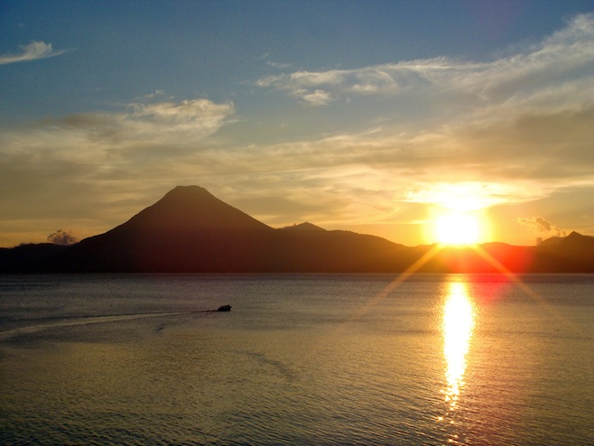 GUA Lago Sunset